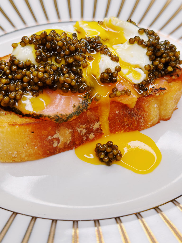 Breakfast toast with smoked salmon and caviar